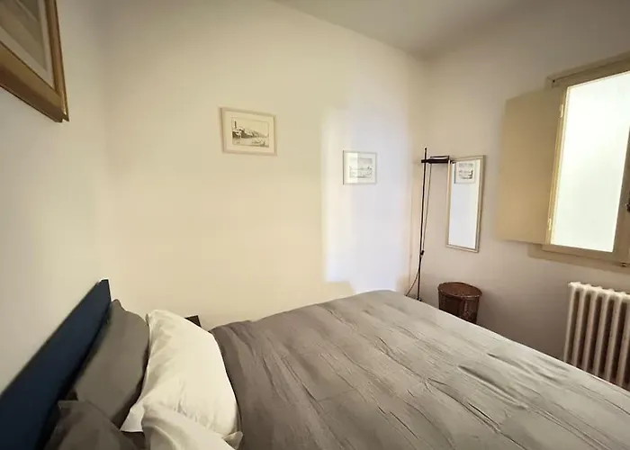 Ponte Vecchio View Apartment By Florencehospitality Com