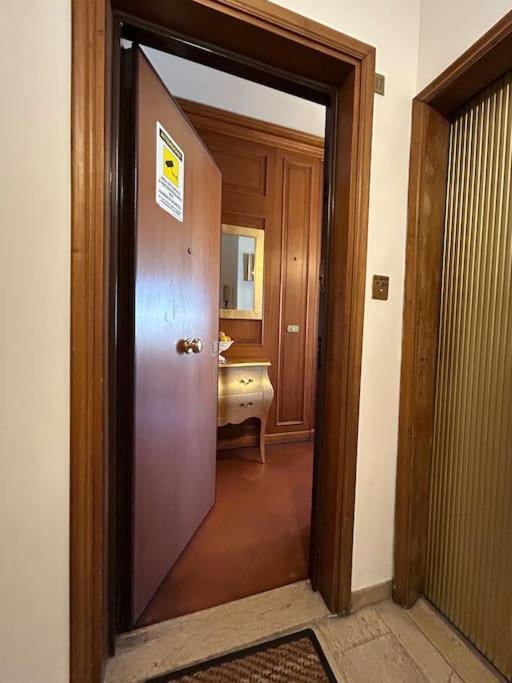 Ponte Vecchio View By Florencehospitality Com * Florenz